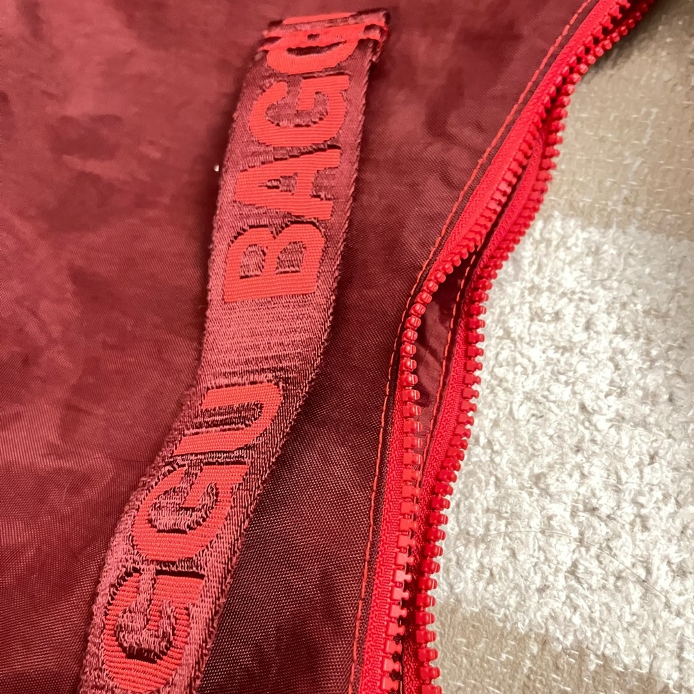 BAGGU MEDIUM MAROON CRESCENT - Picture 6 of 6